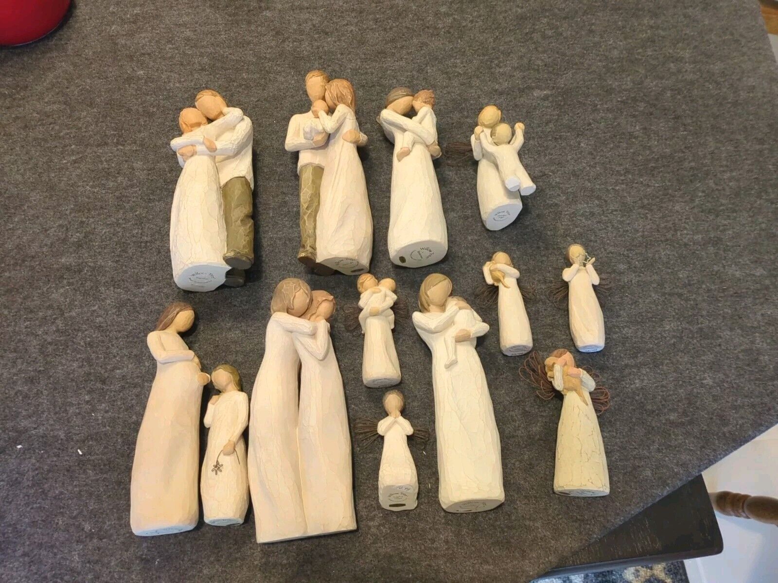Lot of 13 WILLOW TREE Figurines Collection