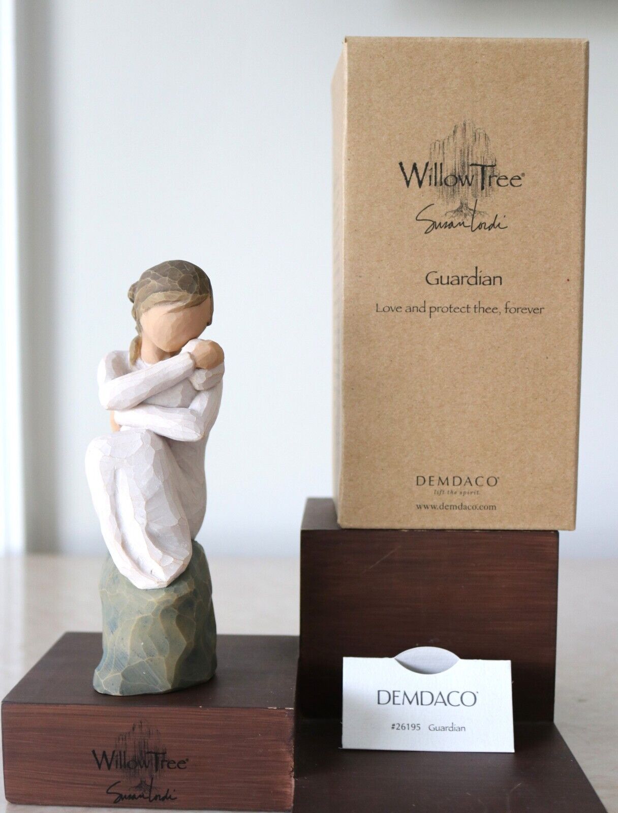 Willow Tree  Guardian - Love and protect thee forever Figurine Demadaco 2008 NIB