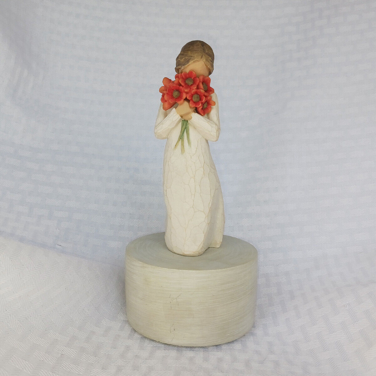 SURROUNDED BY LOVE MUSICAL BOX SCULPTURE HAND PAINTED WILLOW TREE SUSAN LORDI