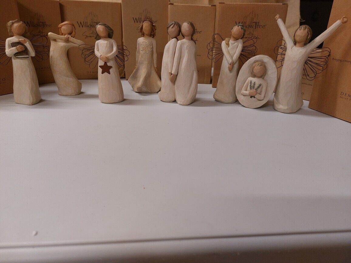 Lot Of 8 Willow Tree Figurines
