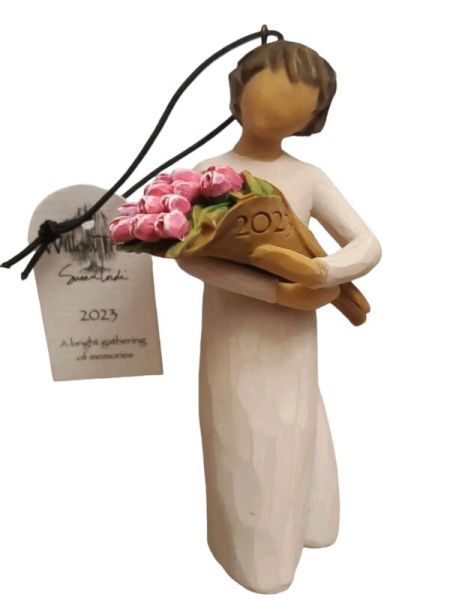 Willow Tree 2023 Annual Ornament A Bright Gathering Of Memories Susan Lordi