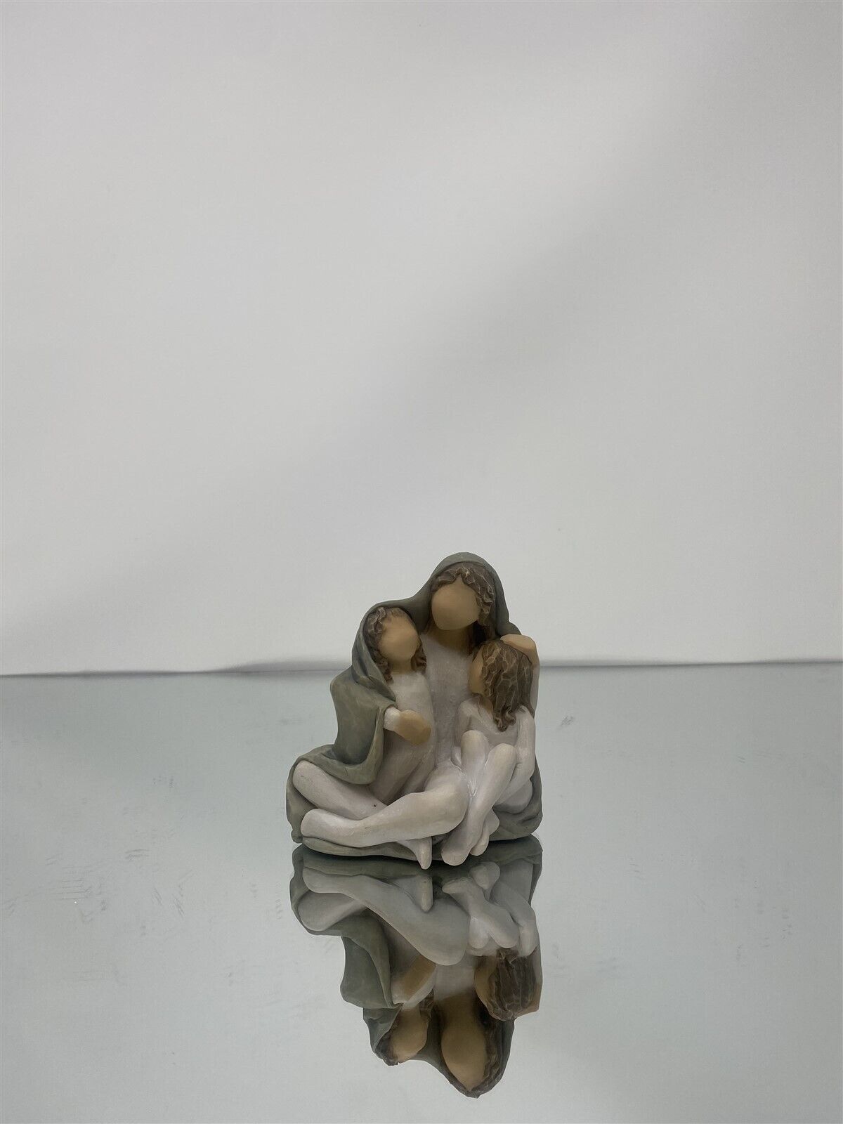WillowTree Cozy sculpted hand painted figure 28111