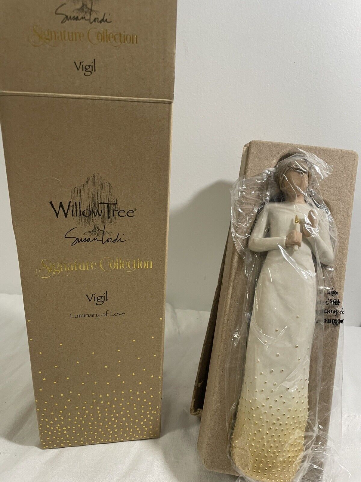 Willow Tree Vigil Figurine Signature Collection Susan Lordi Demdaco Gold Details