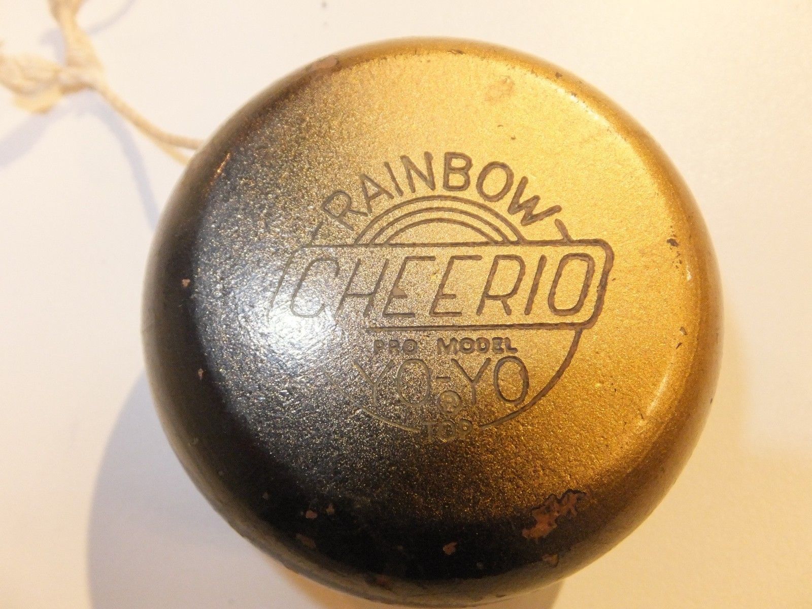 Vintage Cheerio Pro Model Yo-Yo. Rare Rainbow style. Circa: 1959