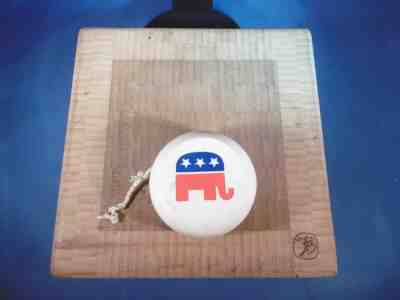 Rare Genuine Republican Elephant yo-yo White 2 inches Trump Reagan 