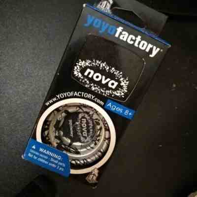 YoYoFactory - Nova - SilverBlack Splash - Brand new yoyo YYF + 10 free strings