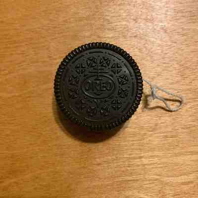 Vintage Nabisco OREO Collectible yoyo yo-yo Chocolate Brown Cookie promotional 