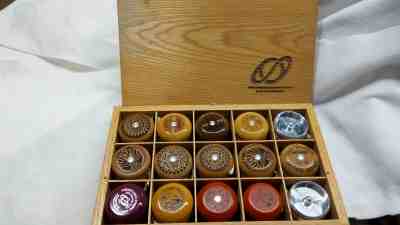 15 item Tom Kuhn yoyo collection excellent condition w/extras see description