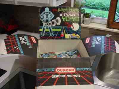 DUNCAN STORE DISPLAY w/12 MOC 1982 TRON GLOW IN DARK VIDEO ACTION YO-YO YOYO 