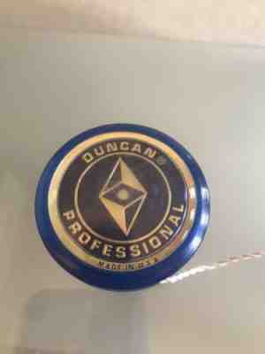 VINTAGE DUNCAN PROFESSIONAL YOYO. 1970s. BLUE