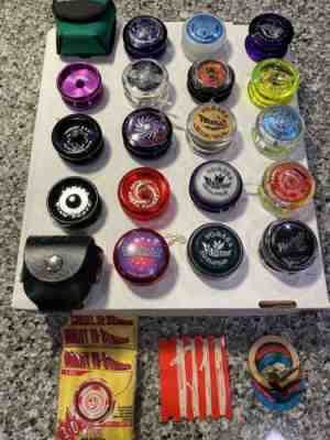 Vintage YoYo Lot (18) Yomega, Zombie, Black Mamba, Holders, String