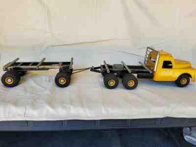 Toy truck Sturdi Bilt logging truck yellow color & measures 38