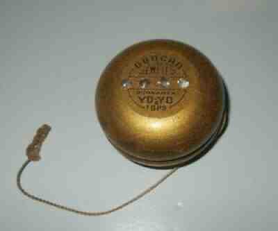 Vintage 1950-60s Duncan Gold Wooden Jeweled Tournament Yo Yo