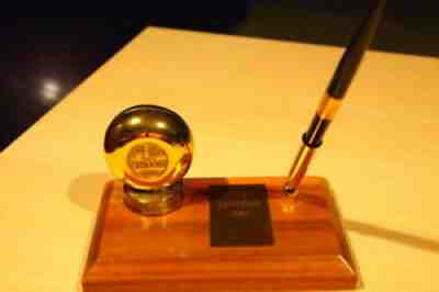 Duncan Yo-Yo Desktop pen Trophy Very Rare