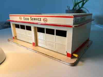 WOODEN LEGO ESSO GARAGE 1950'S GOOD CONDITION RARE