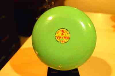 DUNCAN AWARD YO YO Large Vintage WOODEN YO YO 4 1/2 rare teal color